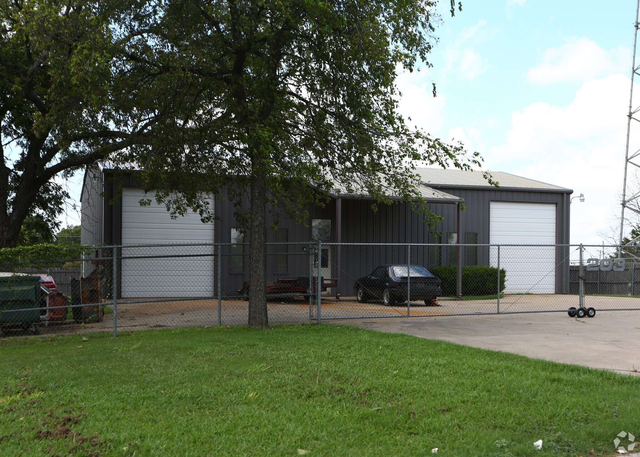 203 N Hampton Rd, Crowley, TX à louer Photo principale- Image 1 de 4