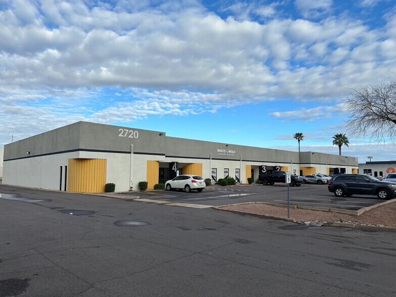 2740 S Hardy Dr, Tempe, AZ à louer - Photo du bâtiment - Image 1 de 8