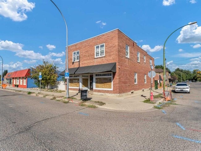 More details for 339 N Railway St SE, Medicine Hat, AB - Retail for Sale