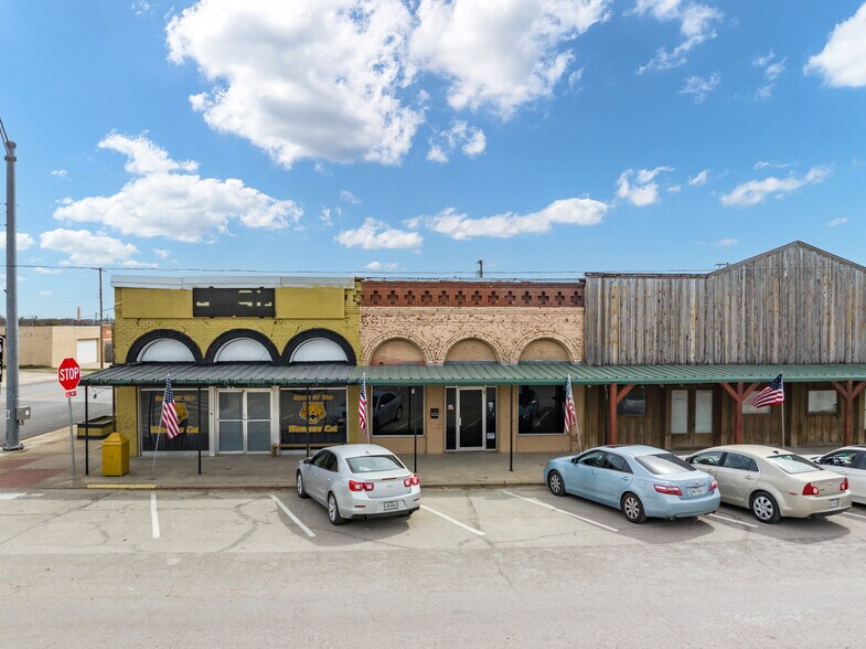103 W Main St, Itasca, TX à vendre - Photo du bâtiment - Image 2 de 39
