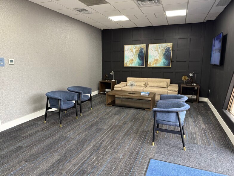 50 Atrium Dr, Somerset, NJ à louer - Photo du bâtiment - Image 2 de 11