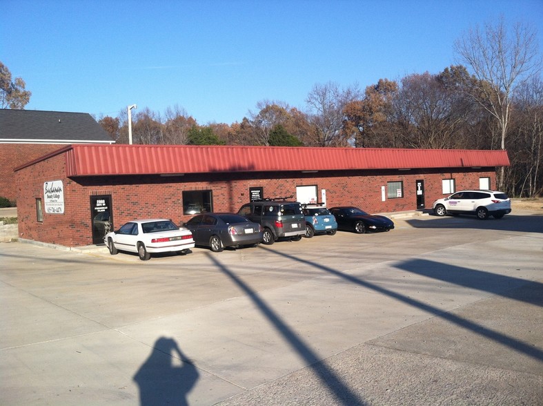 Retail in Pleasant View, TN for sale - Primary Photo - Image 1 of 1