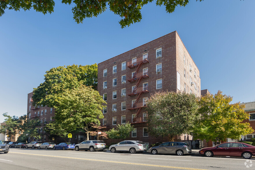 9707 4th Ave, Brooklyn, NY for sale - Primary Photo - Image 1 of 1