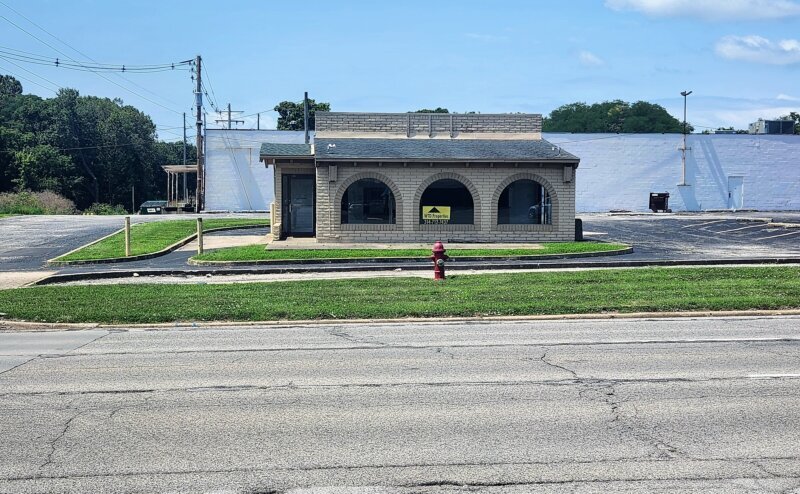 2801 N Main St, Decatur, IL for lease - Building Photo - Image 2 of 2