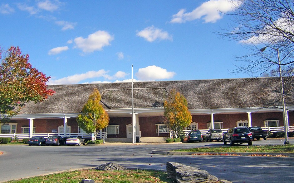800 New Holland Ave, Lancaster, PA à louer - Photo du bâtiment - Image 2 de 34