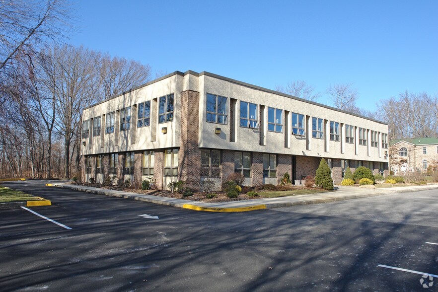 10 McKinley St, Closter, NJ à louer - Photo du bâtiment - Image 2 de 7