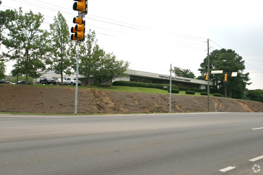 3490 Independence Dr, Birmingham, AL for lease - Building Photo - Image 2 of 3