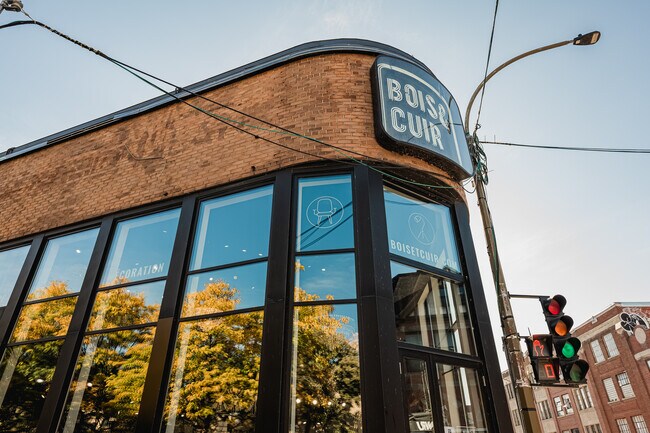 Plus de détails pour 3000 Rue Saint-Antoine O, Montréal, QC - Commerce de détail à louer