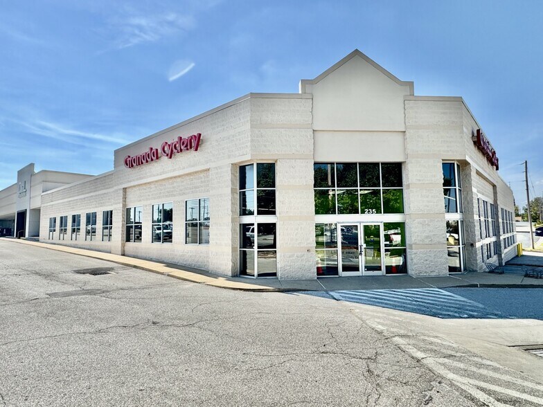 235-293 Mid Rivers Mall Dr, Saint Peters, MO à louer - Photo du bâtiment - Image 2 de 8