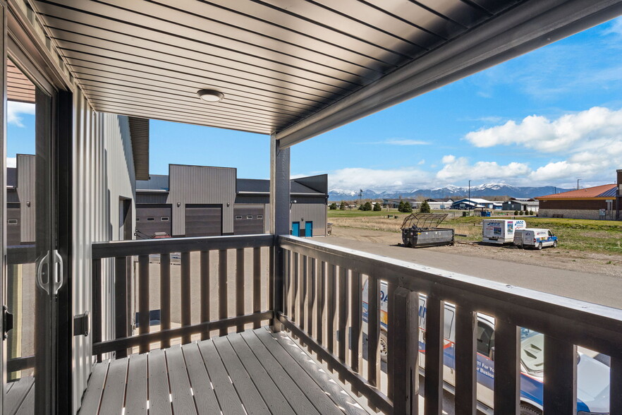146 Village Center Ln, Bozeman, MT for sale - Building Photo - Image 2 of 18