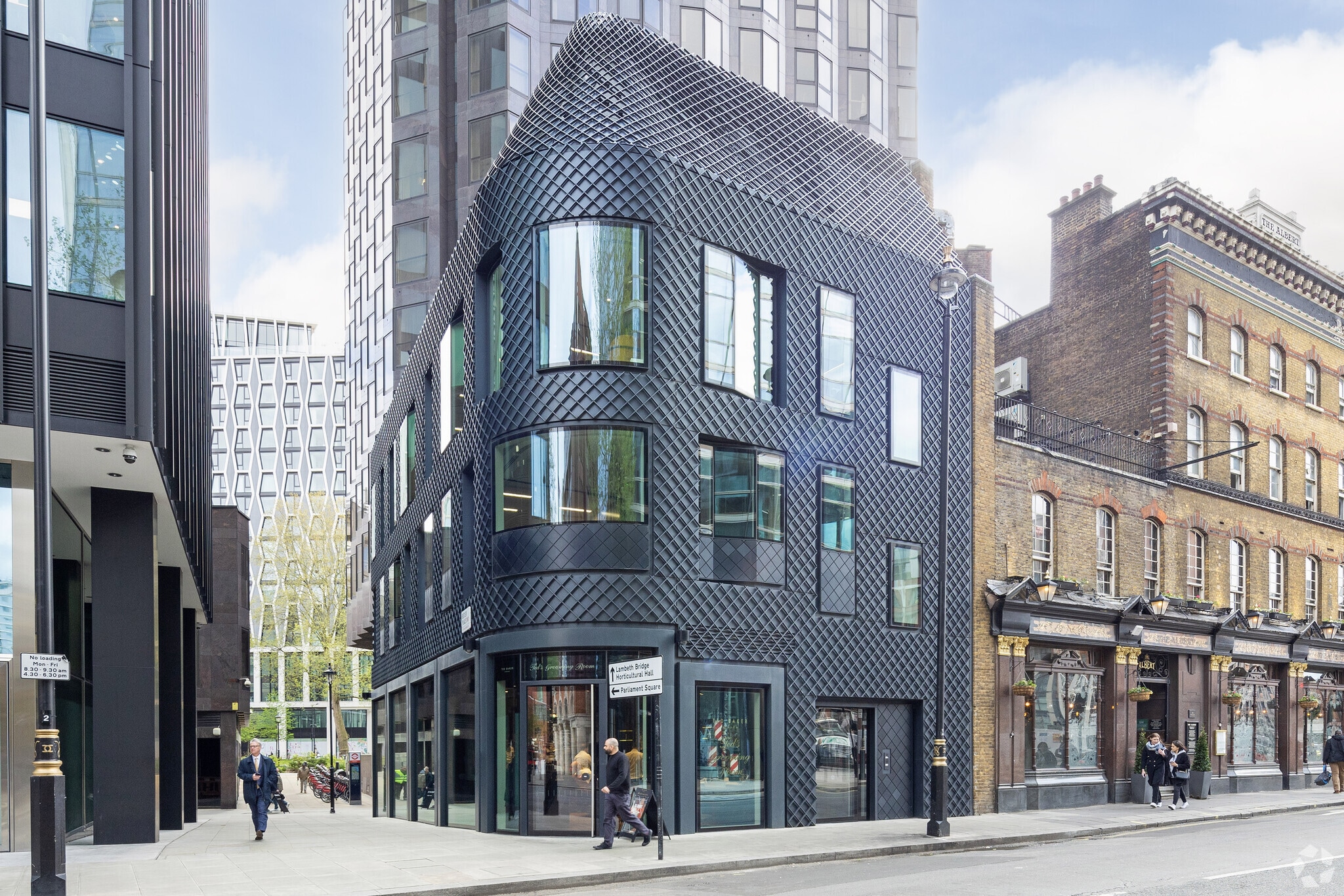 The Gate House, London for lease Primary Photo- Image 1 of 5