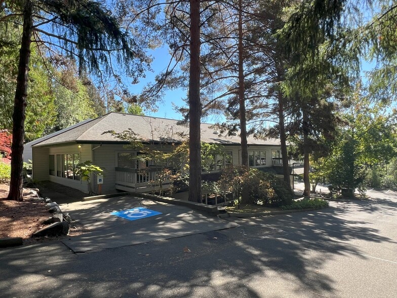 11415 Ne 128th St, Kirkland, WA à vendre - Photo du bâtiment - Image 3 de 7