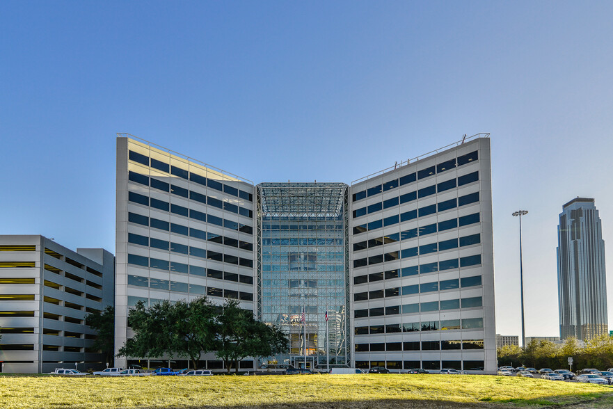 2425 West Loop South, Houston, TX for sale - Building Photo - Image 1 of 1