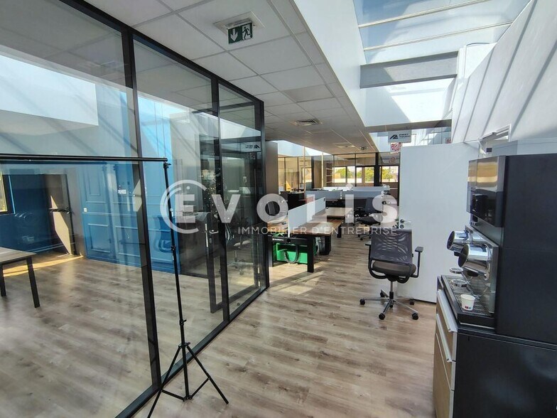 Office in Bry-sur-Marne for lease - Interior Photo - Image 2 of 8