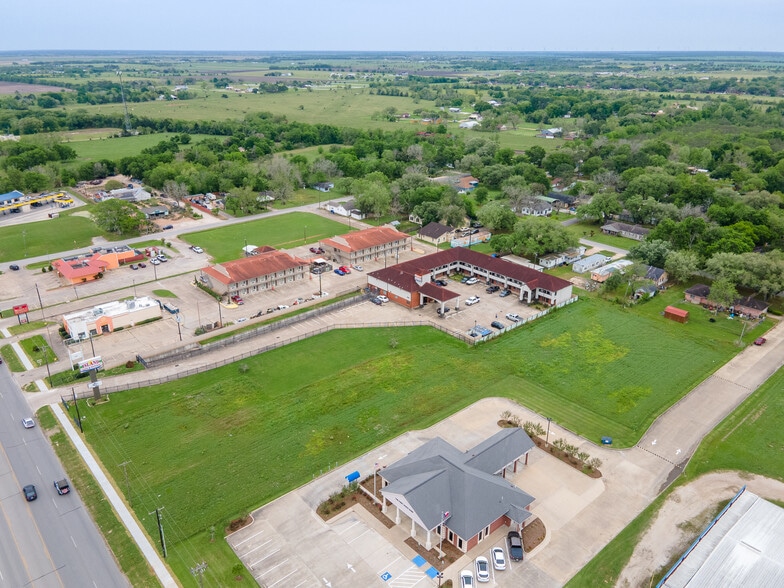 3612 7th, Bay City, TX à vendre - Aérien - Image 3 de 8