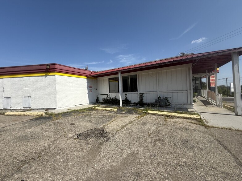 4301 N Main St, Dayton, OH à louer - Photo du bâtiment - Image 3 de 12