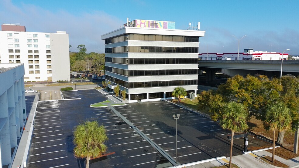 751 Oak St, Jacksonville, FL à louer - Photo du bâtiment - Image 2 de 8
