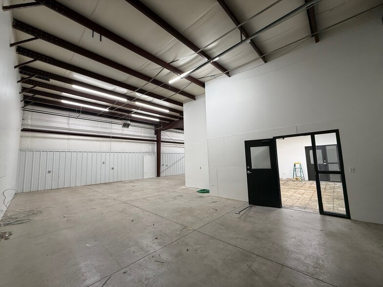 3509-3517 MacDonnell Dr, Norman, OK for lease - Interior Photo - Image 3 of 7