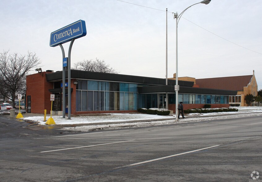 15261 Gratiot Ave, Detroit, MI à vendre - Photo du bâtiment - Image 2 de 2