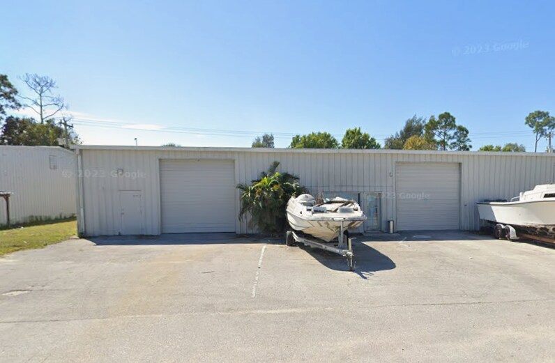8945 N. Fk. Drive, North Fort Myers, FL à louer Photo du bâtiment- Image 1 de 6
