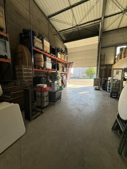Flex in Arnas for lease - Interior Photo - Image 3 of 3