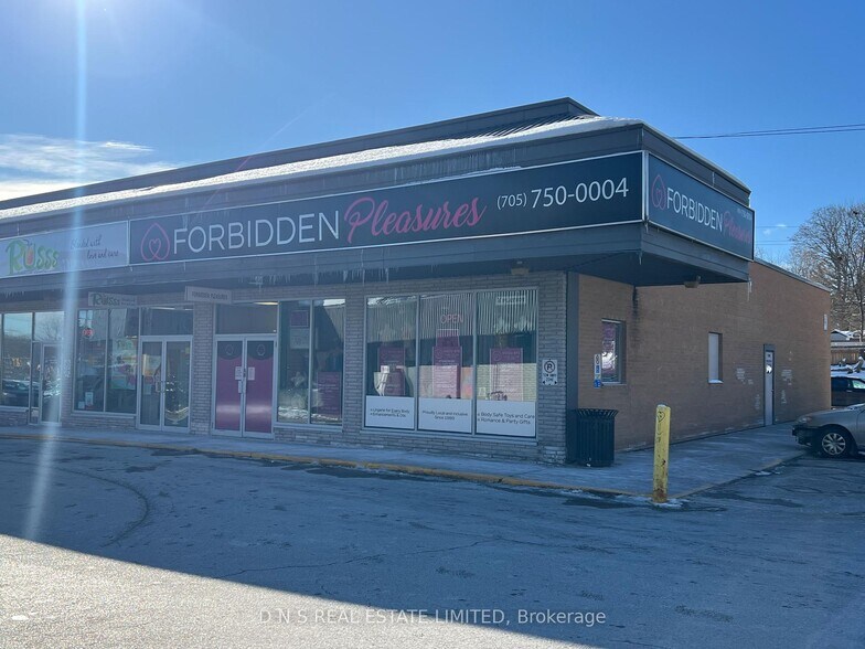 871-875 Chemong Rd, Peterborough, ON for sale - Primary Photo - Image 1 of 1