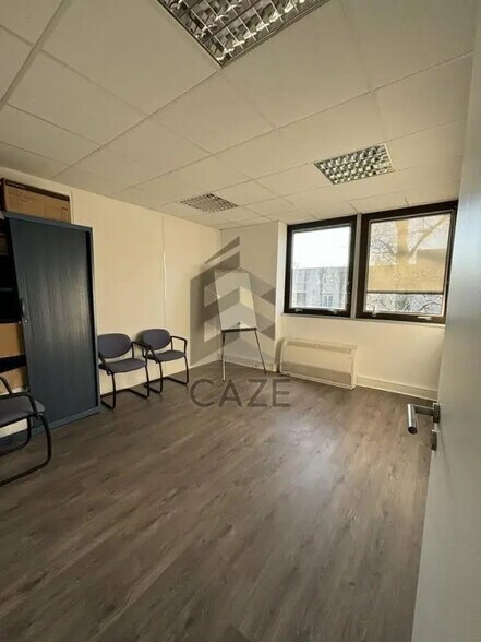 Office in Bruges for lease - Interior Photo - Image 3 of 4