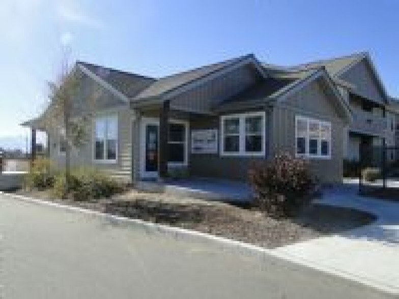 921 Mica Dr, Carson City, NV à vendre - Photo du bâtiment - Image 2 de 8