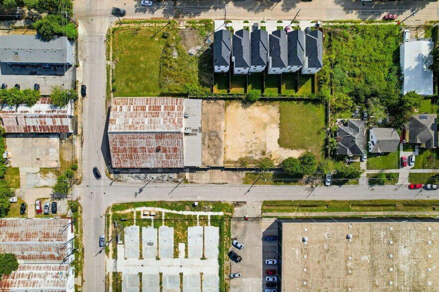 3368 Dixie Dr, Houston, TX à vendre - Photo du bâtiment - Image 1 de 6