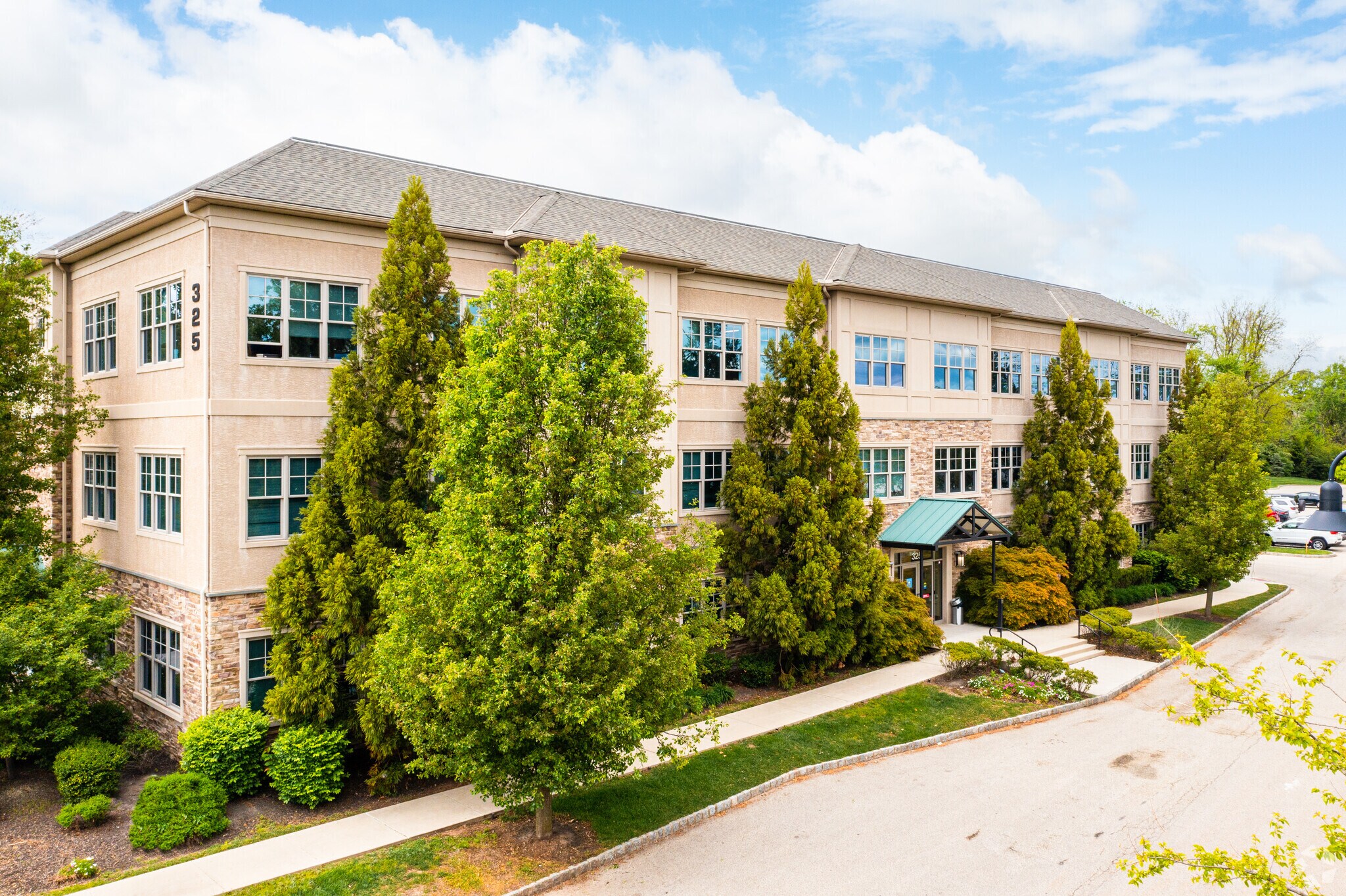 325 W Germantown Pike, East Norriton Township, PA for lease Building Photo- Image 1 of 12