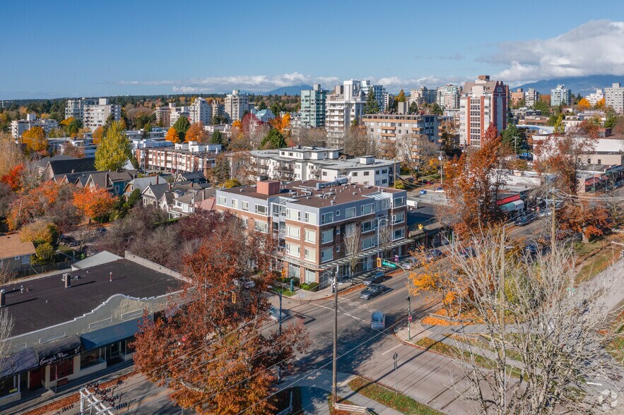 6075-6099 West Blvd, Vancouver, BC à louer - Photo du bâtiment - Image 2 de 4