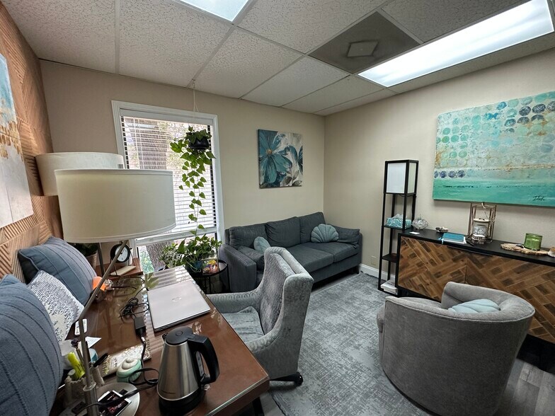 12343 Hymeadow Dr, Austin, TX à vendre - Photo du bâtiment - Image 2 de 17