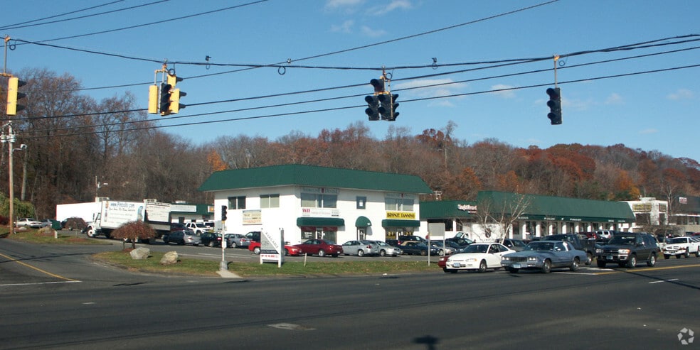 521-547 Boston Post Rd, Orange, CT à louer - Photo du bâtiment - Image 2 de 11