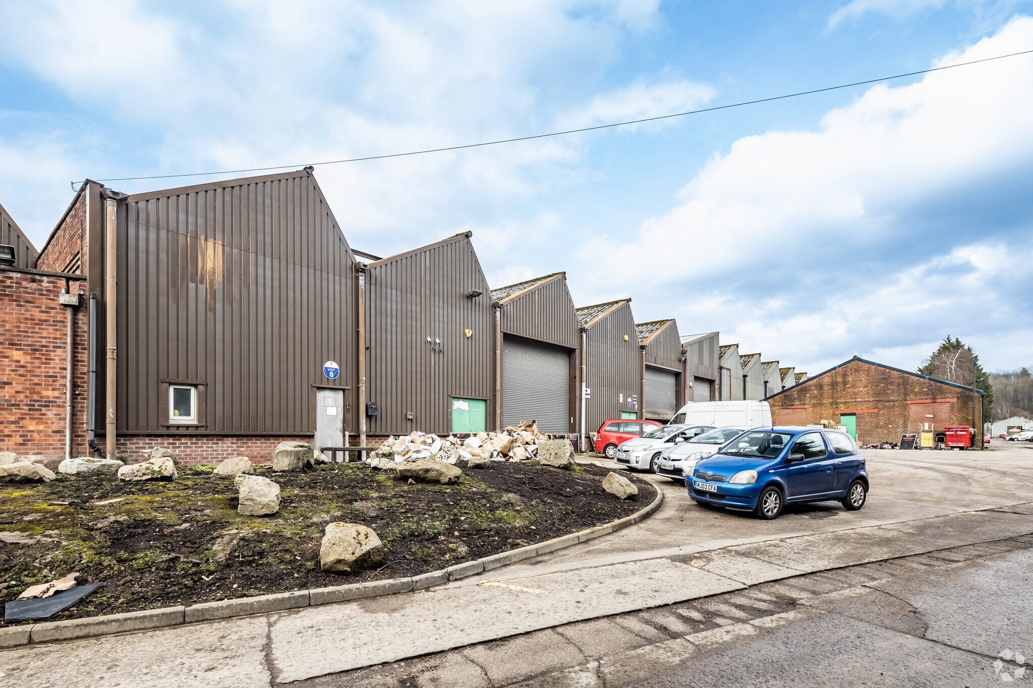 Hazelbottom Rd, Manchester for lease Primary Photo- Image 1 of 16