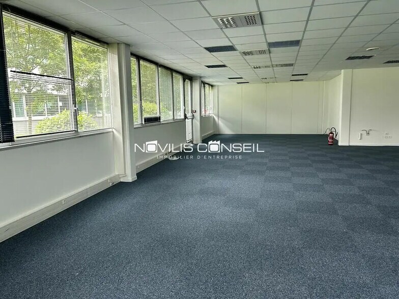 Office in Labège for lease - Interior Photo - Image 3 of 6