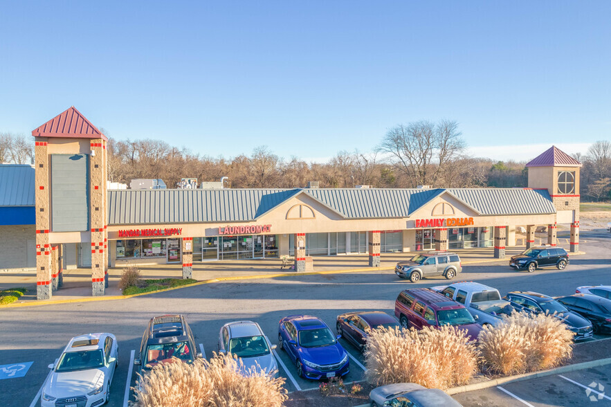 14551 Jefferson Davis Hwy, Woodbridge, VA for lease - Building Photo - Image 2 of 10