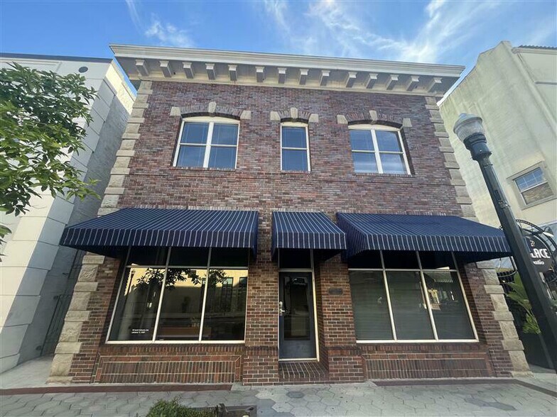 110 S Kentucky Ave, Lakeland, FL à louer - Photo du bâtiment - Image 2 de 34