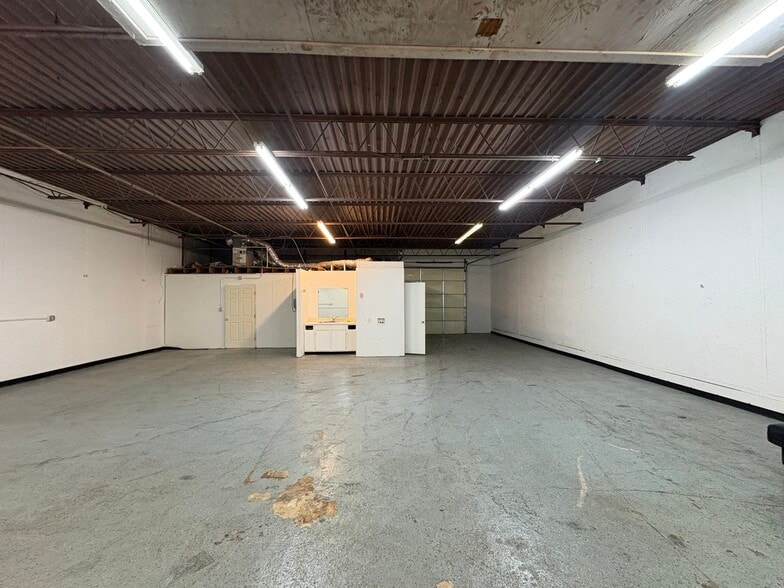 305 N Redbud Ave, Broken Arrow, OK for lease - Building Photo - Image 3 of 4