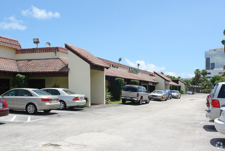 1649 Forum Pl, West Palm Beach, FL à louer - Photo du bâtiment - Image 3 de 4