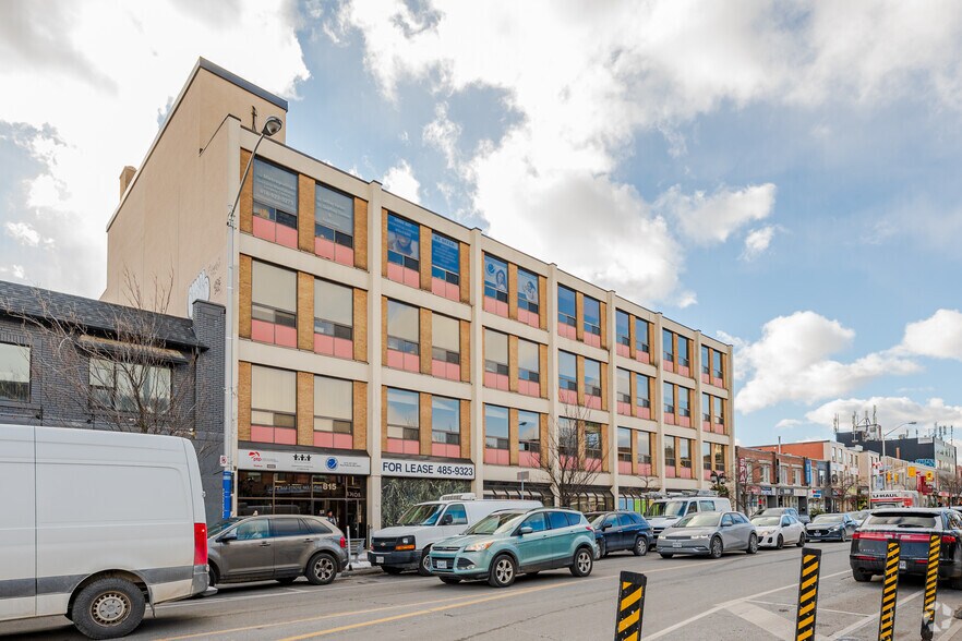 815 Danforth Ave, Toronto, ON for lease - Building Photo - Image 2 of 3