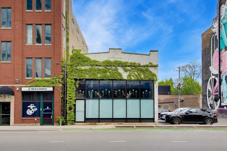 815 N Milwaukee Ave, Chicago, IL à vendre - Photo du bâtiment - Image 1 de 42