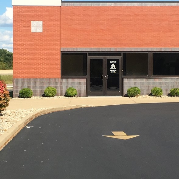 3 Professional Dr, Alton, IL for lease - Building Photo - Image 3 of 83