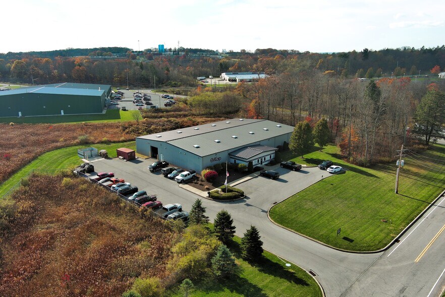 180 Jim Edwards Dr, Johnstown, PA à vendre - Photo du bâtiment - Image 2 de 4