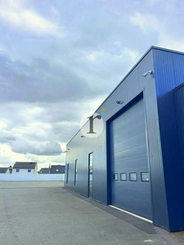 Flex in Petite-Forêt for lease Building Photo- Image 1 of 5