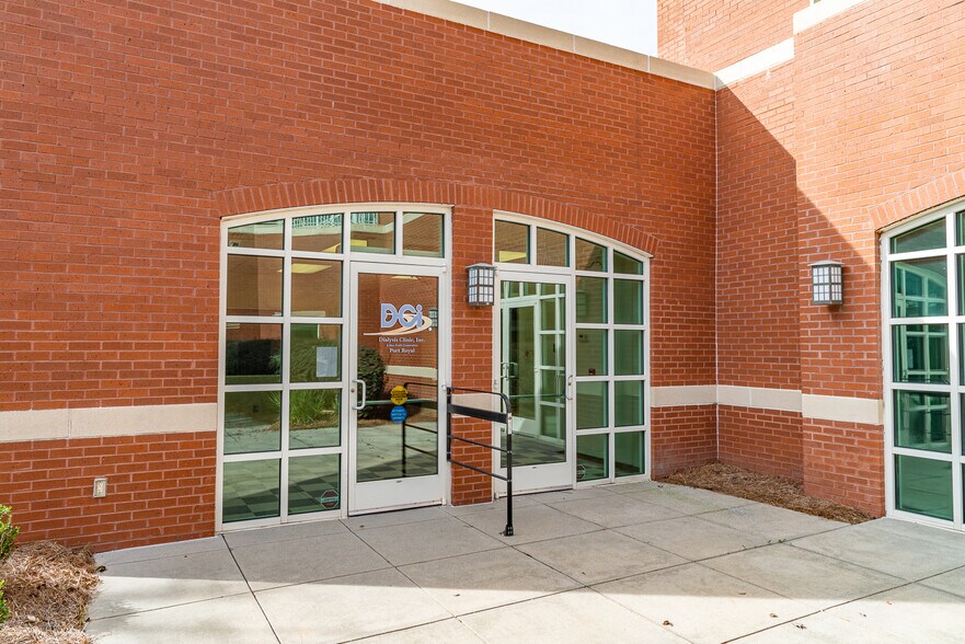 300 Midtown Dr, Beaufort, SC à louer - Photo du bâtiment - Image 2 de 16