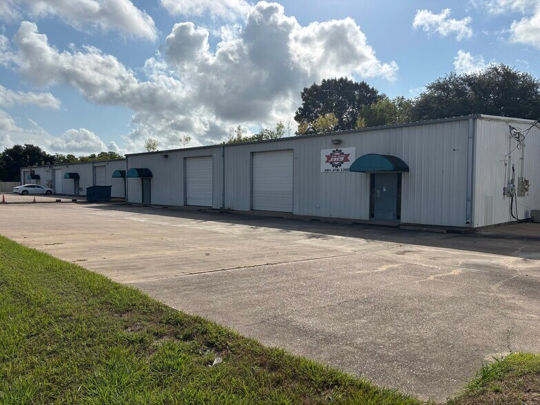 1120 County Road 129, Alvin, TX à vendre - Photo du bâtiment - Image 3 de 29
