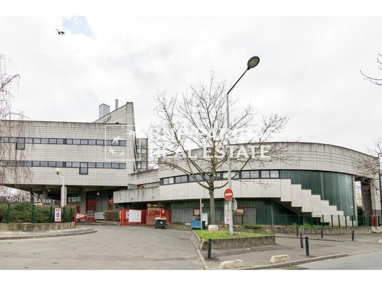 Flex dans Saint-Denis à louer - Photo du bâtiment - Image 1 de 8