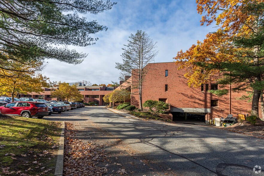 7-57 Wells Ave, Newton, MA for lease - Building Photo - Image 2 of 10