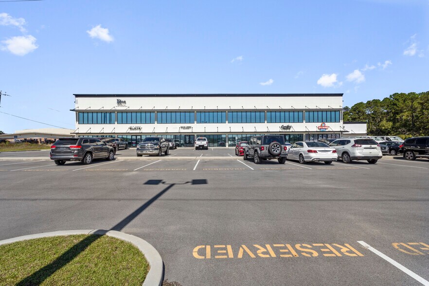 13334 Seaway Rd, Gulfport, MS à louer - Photo du bâtiment - Image 2 de 26