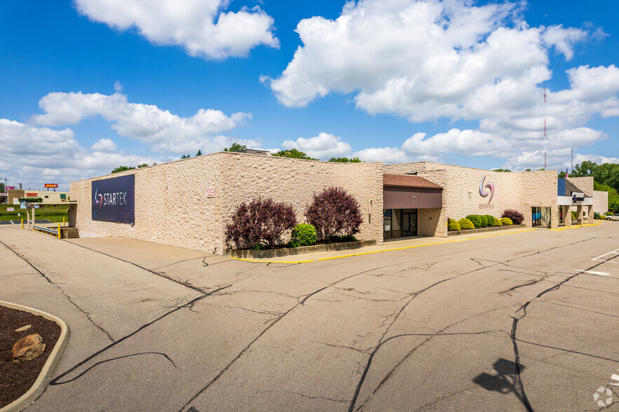 850-860 W 4th St, Mansfield, OH for lease - Primary Photo - Image 1 of 25